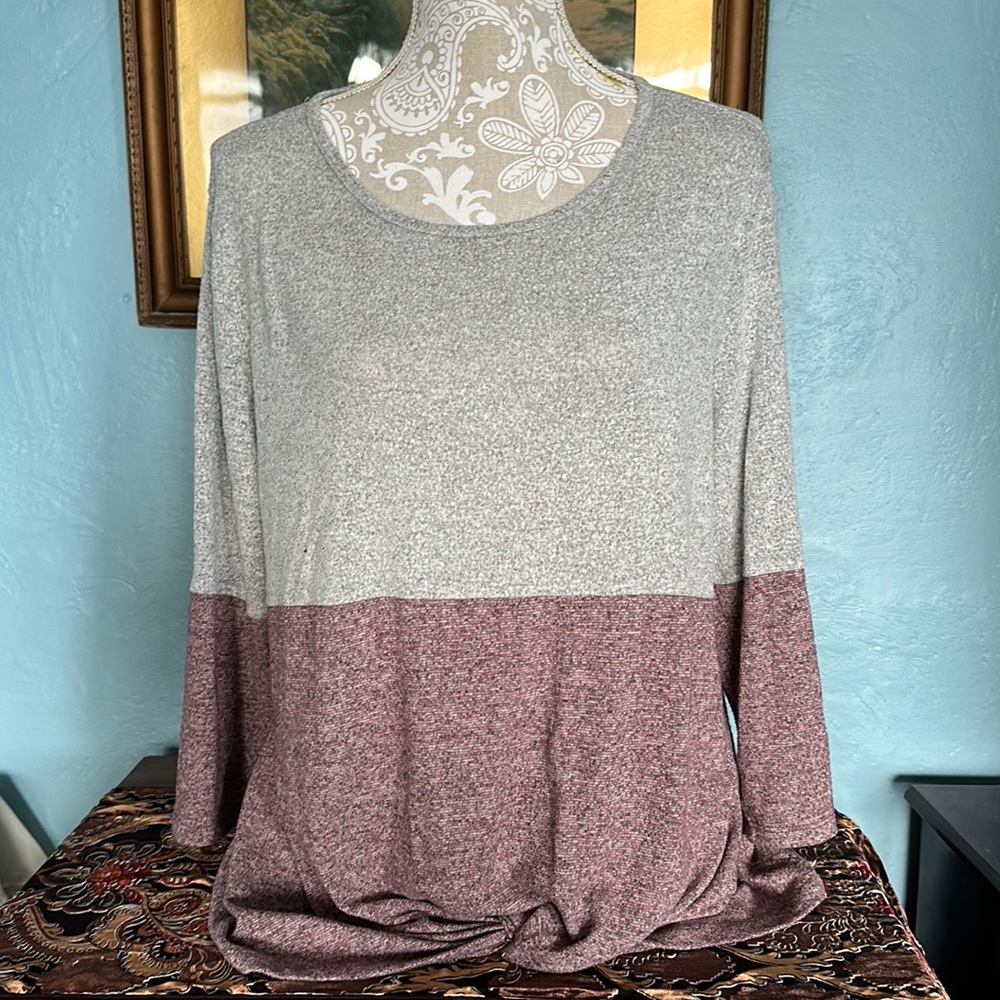 Pink Clover size XL Denver front twist lightweight brushed knit top and sweater